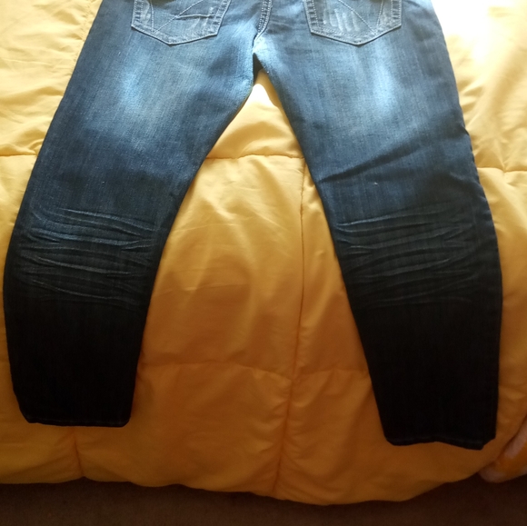 One pair of pants - Picture 2 of 2